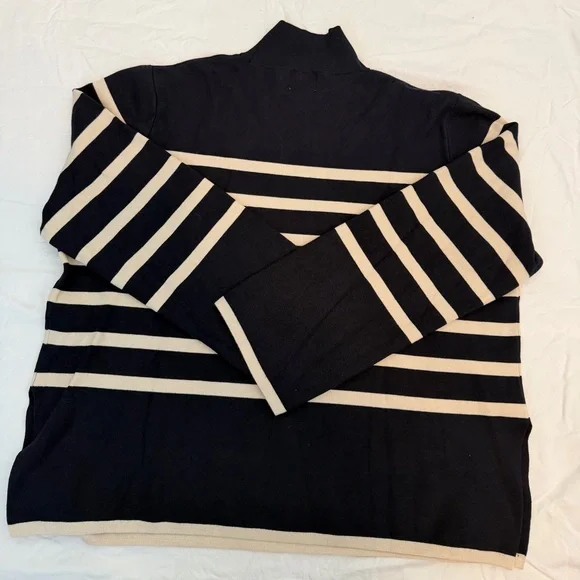 H&M Women's Navy and Cream Striped Turtleneck Sweater - Picture 2 of 4